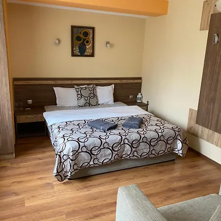 בית הארחה Kot Garden ספרבה בניה