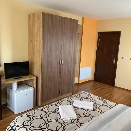 Kot Garden 3*